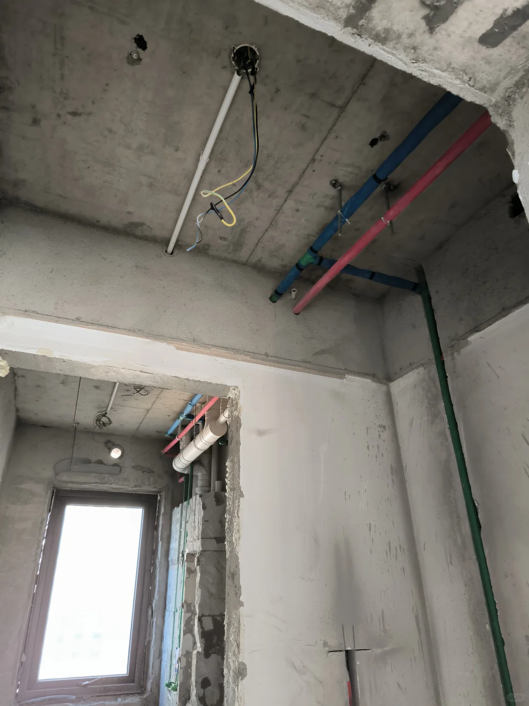 武汉精装改造水电施工现场